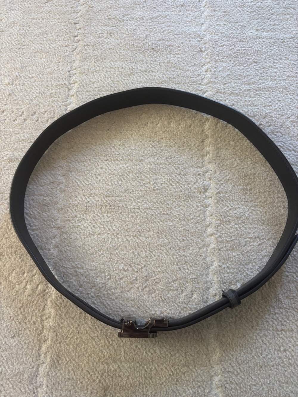 Men's Black/Gray Adjustable Belt with attached B Buckle - Picture 3 of 6